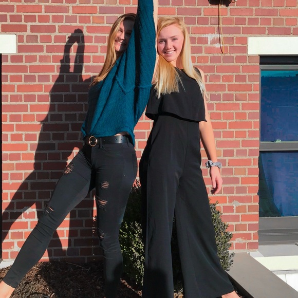 Black jumpsuit with pockets - Picture 10 of 11